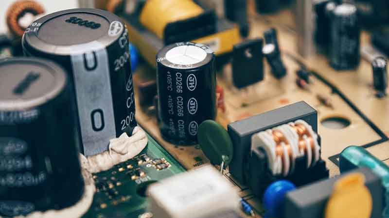 The Difference Between Supercapacitor vs Capacitor